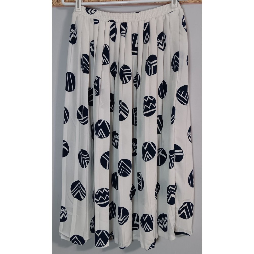Haberdasbery 14 White Geometric Vintage Pleated Lightweight Flowy Occasion Skirt